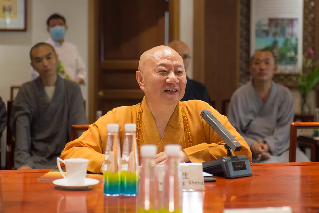 基里巴斯宗教代表团到访广州光孝寺