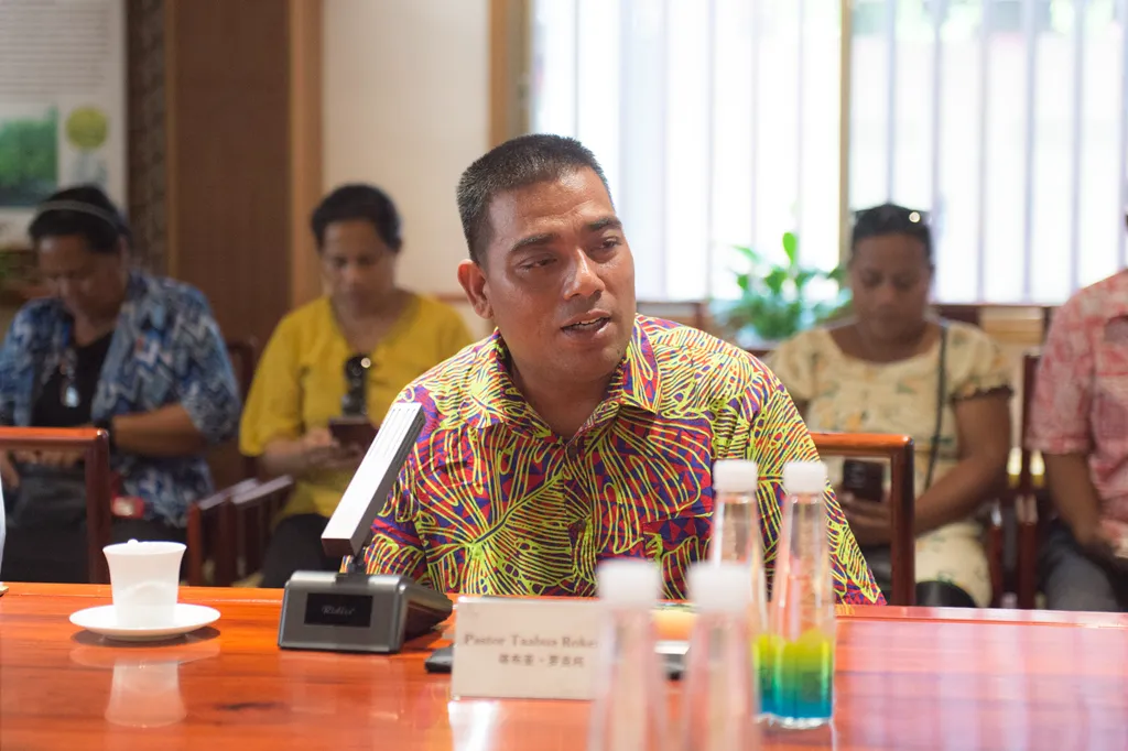 基里巴斯宗教代表团到访广州光孝寺