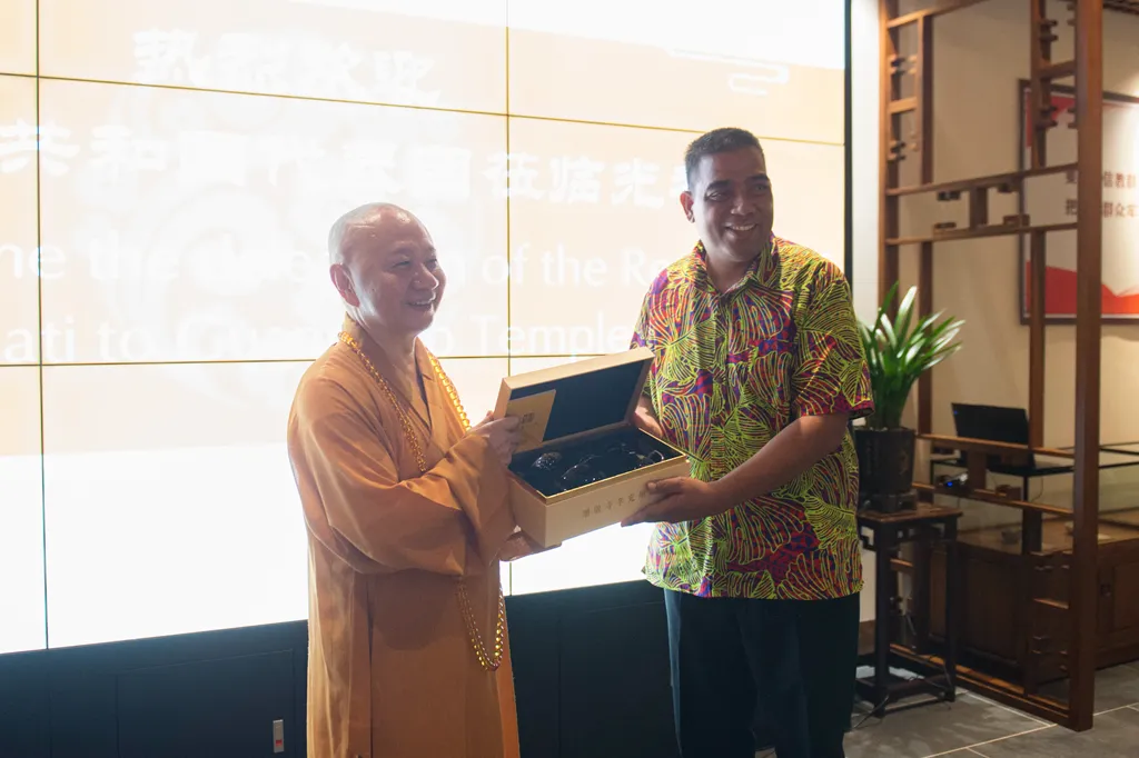 基里巴斯宗教代表团到访广州光孝寺