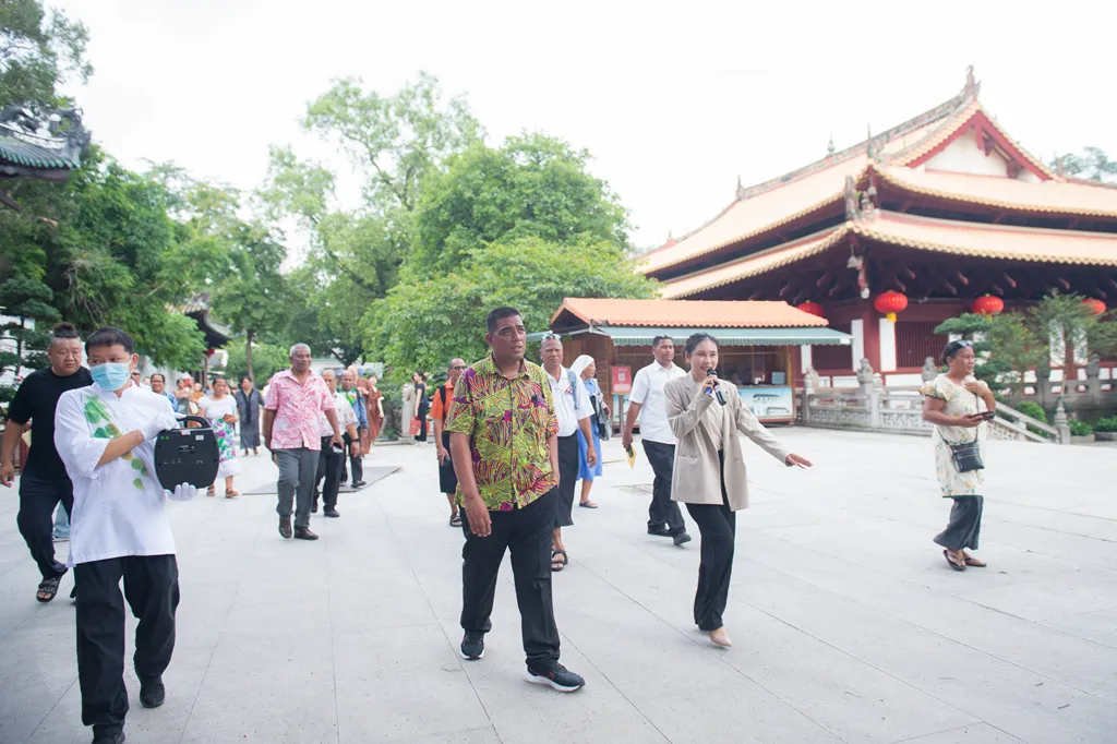 基里巴斯宗教代表团到访广州光孝寺