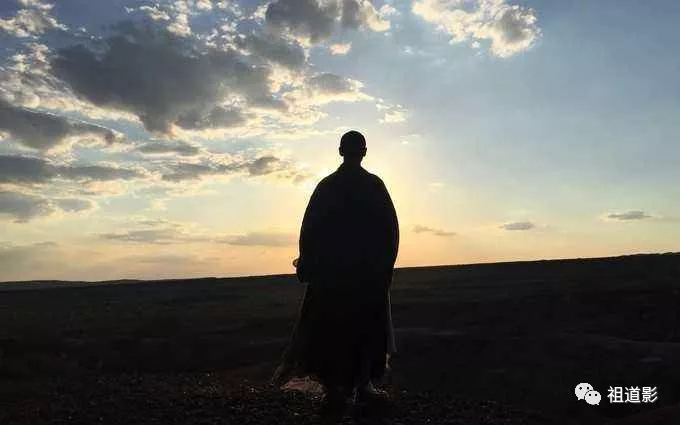 弘一大师：不可妄云皈依某人 ！