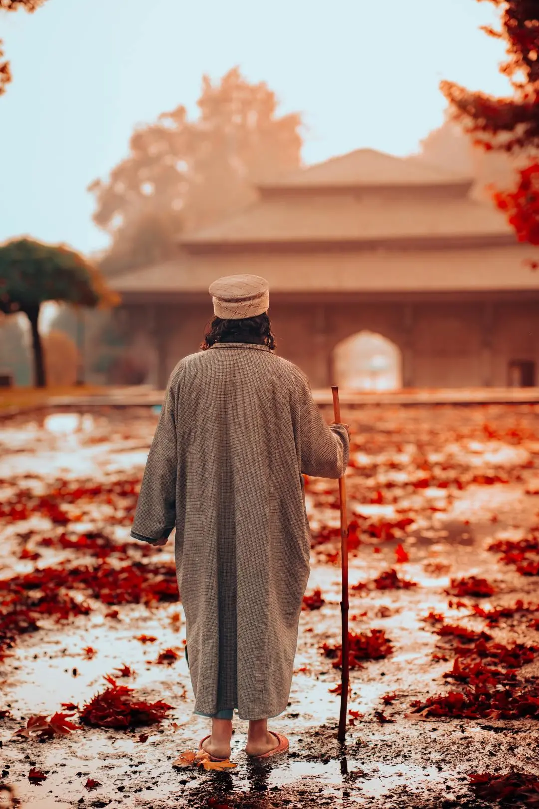 虚云禅师：如何不被事情卷着走，在“动中修行真功夫”？