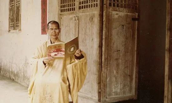 佛源老和尚：出了禅堂就吵吵闹闹，叽哩咕噜，哪儿是用功呢？