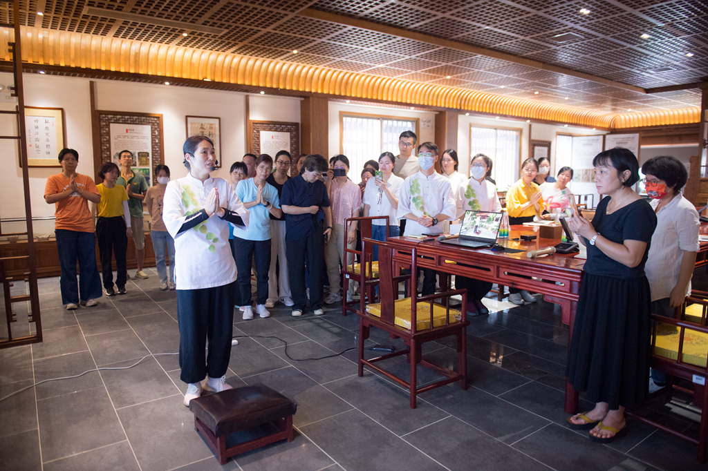 我寺举行七月新晋菩提义工、诃林书院外语志工培训活动