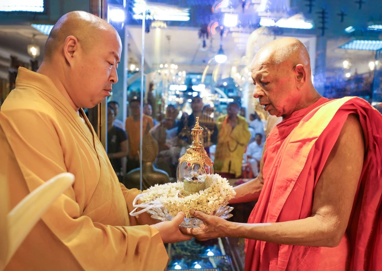 中斯四众哀恸 万里海天同悲 || 深切悼念斯里兰卡噶布达·雅尼萨纳西拉大僧长