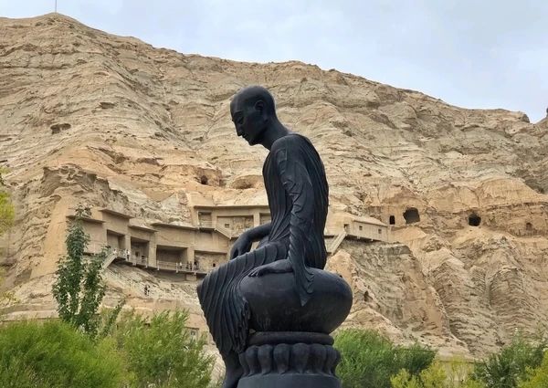 千年风沙难掩龟兹光芒，只因他与它