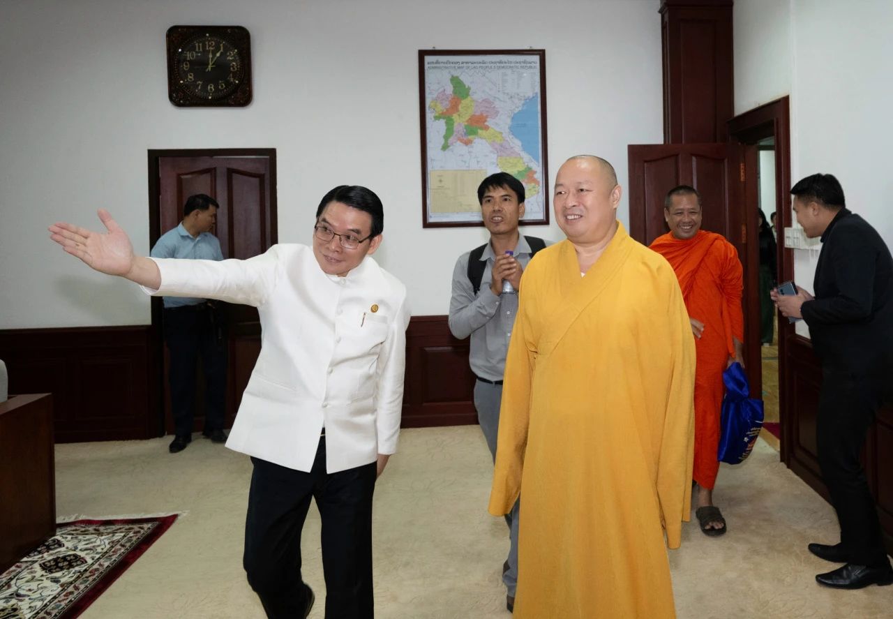 万象更新秋光好 命运与共谱新篇