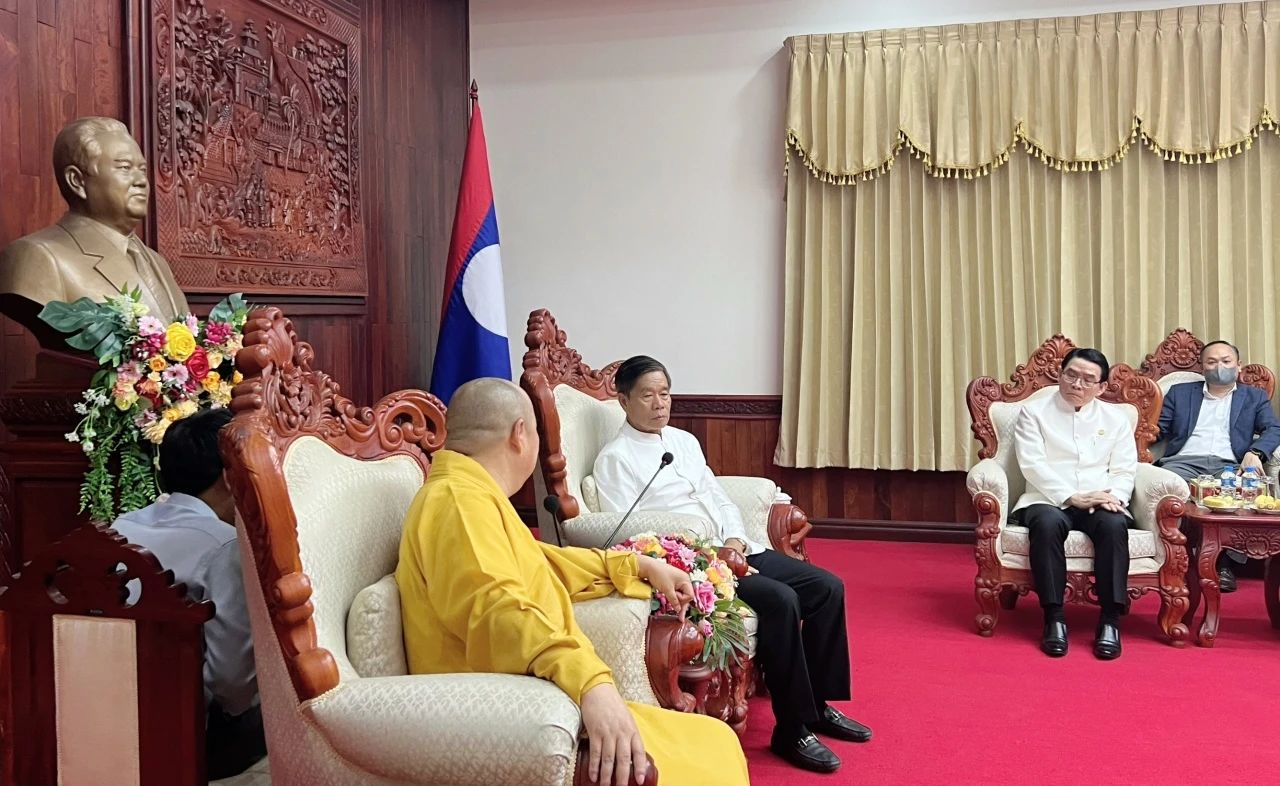 万象更新秋光好 命运与共谱新篇