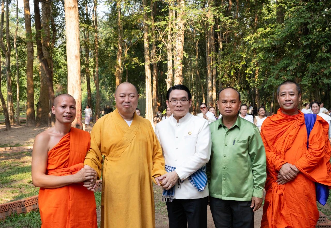 万象更新秋光好 命运与共谱新篇