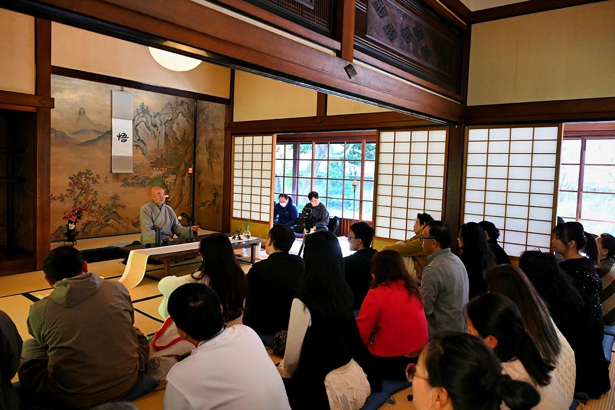 时代瞬息万变，何以安身立命？