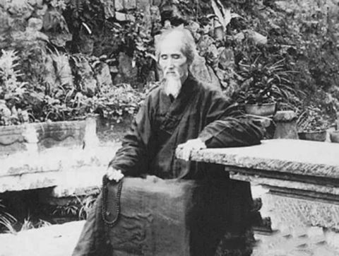 虚云老和尚：在家修行人，应多诵读〈普门品〉和《地藏经》！