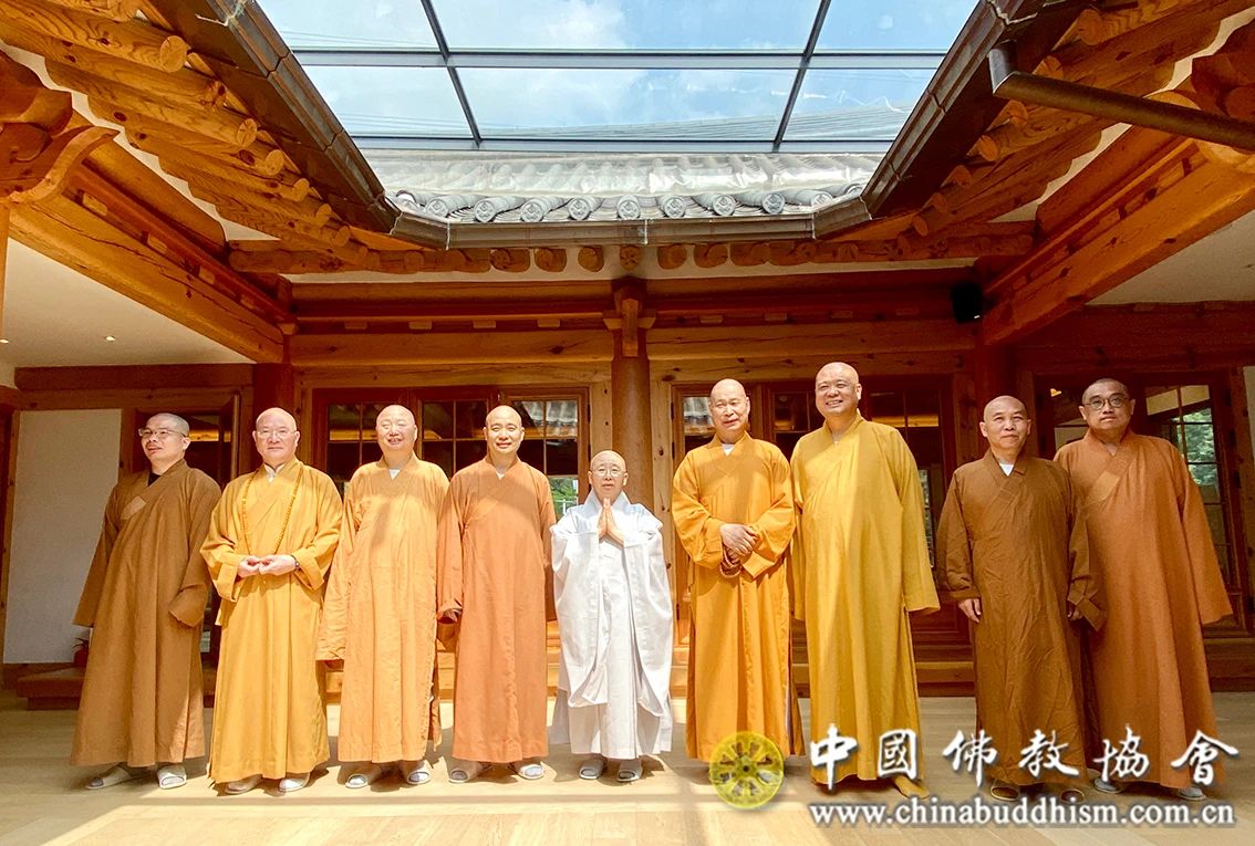 法灯共擎照千秋——中国佛教代表团赴韩进行友好交流访问