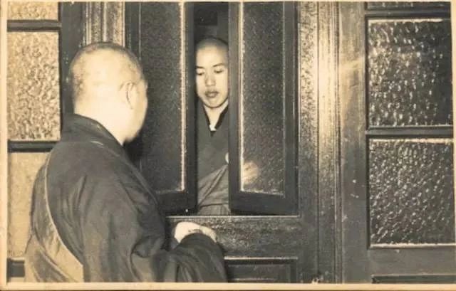 妙莲老和尚：饭前这个咒要至诚地念，不管吃下任何东西，都能平安无事！