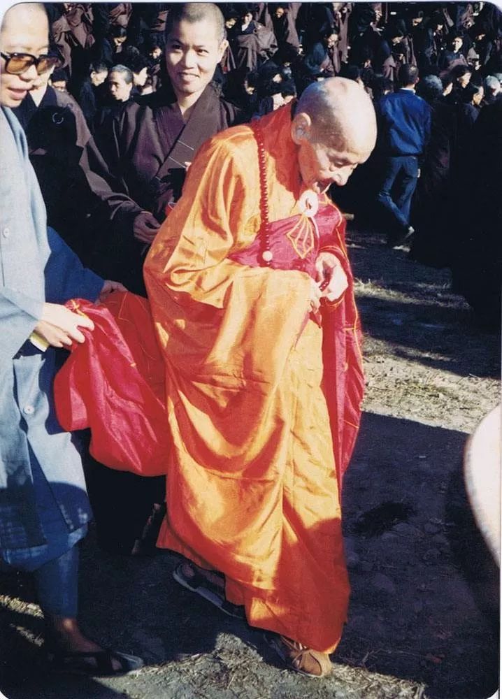 广钦老和尚：把别人的不好拿来烦恼，那是自己的愚痴 ！