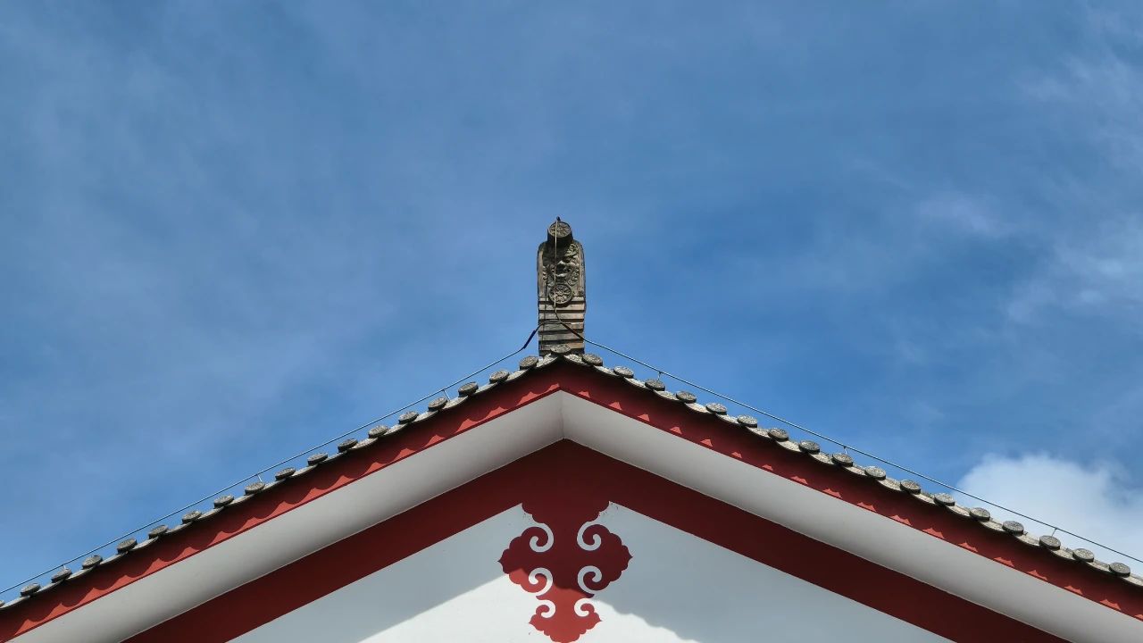 没有完全快乐的人，只有比较想得开的人