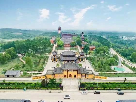 “医僧”释净心自述：半生跋涉，从名利双收的医者到遁入空门的和尚