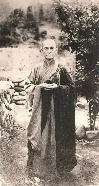 忏云长老：白衣观音化现老太太对她说:你前生是个出家人,不要让红尘埋没你的善根