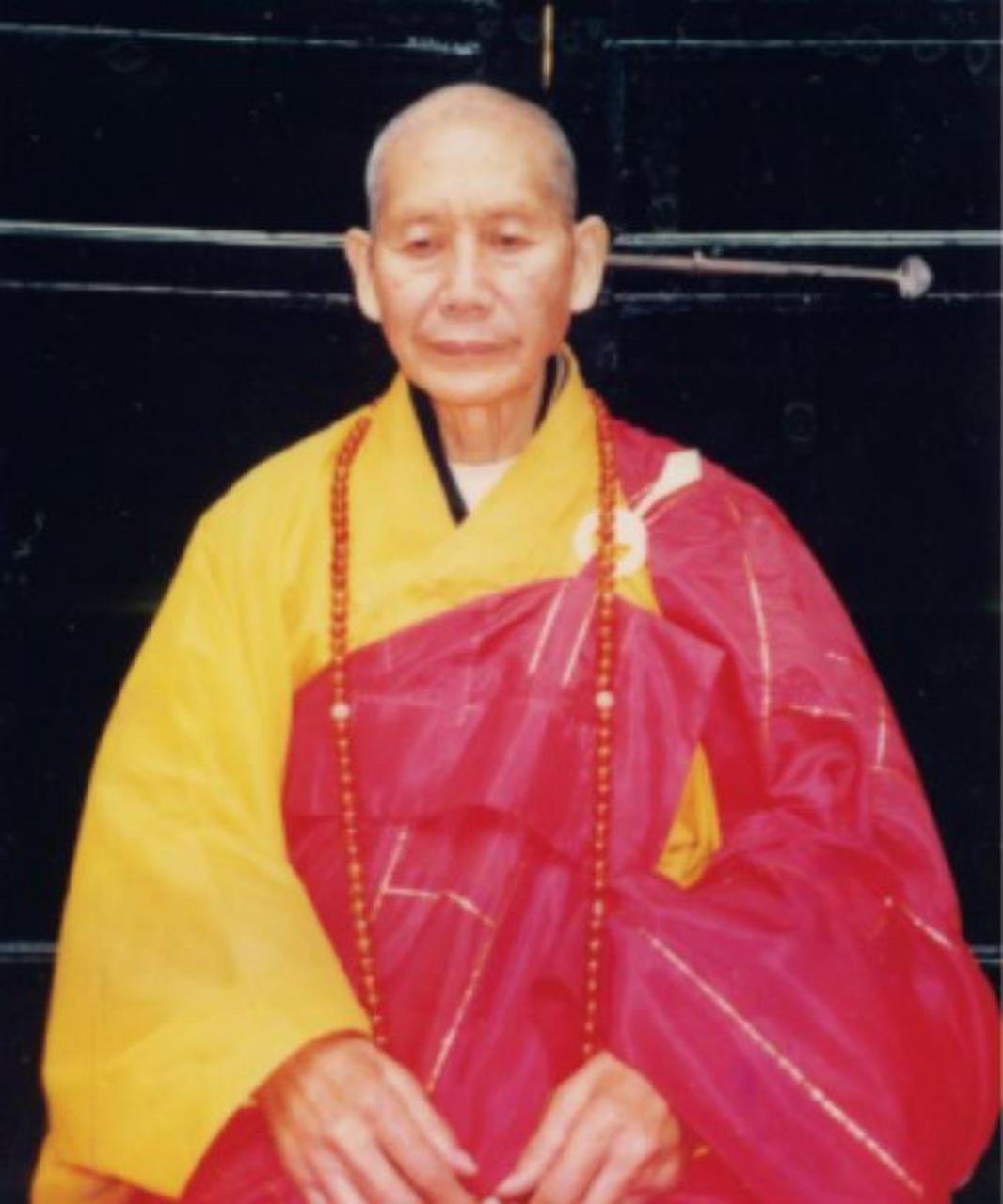 佛源老和尚 ：毁谤出家人罪很重。出家人不管其持戒或破戒，只要对他恭敬，就如同恭敬三世诸佛，若毁谤他则罪孽深重